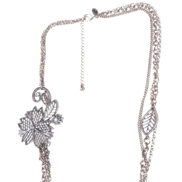 VINTAGE TRIPLE-STRAND SIDE METAL FLOWER CRYSTAL SILVER-TONE 24 -27" NECKLACE - Picture 9 of 10